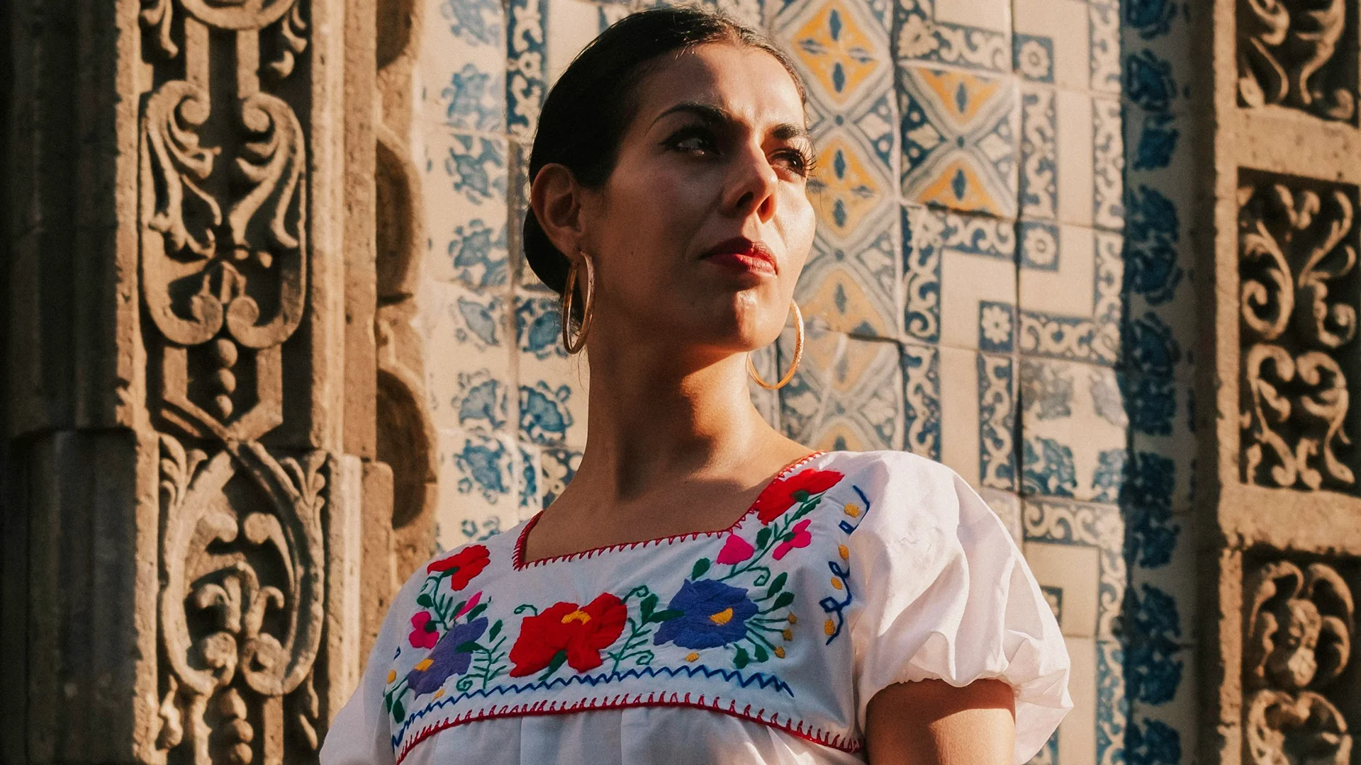 Photographie de Cristian Rojas d'une femme répondants aux standards de beauté mexicains.